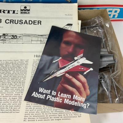 -133- MODEL | Vintage Ertl L.T.V. F-8E Crusader Model Kit 1:48 Scale