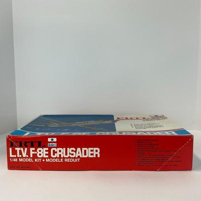 -133- MODEL | Vintage Ertl L.T.V. F-8E Crusader Model Kit 1:48 Scale