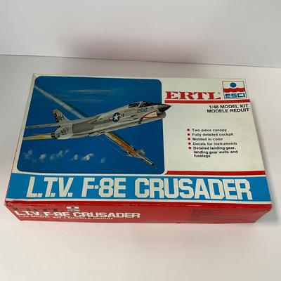 -133- MODEL | Vintage Ertl L.T.V. F-8E Crusader Model Kit 1:48 Scale