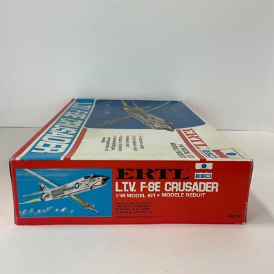 -133- MODEL | Vintage Ertl L.T.V. F-8E Crusader Model Kit 1:48 Scale