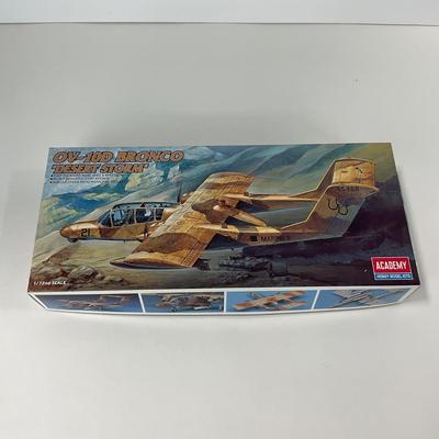 -135- MODEL | Academy OV-10D Bronco Desert Storm Model Kit 1:72 Scale