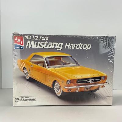 -137- MODEL | Sealed AMT Ertl 1964 1/2 Ford Mustang Hardtop