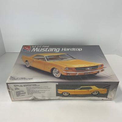 -137- MODEL | Sealed AMT Ertl 1964 1/2 Ford Mustang Hardtop