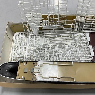-139- MODEL | Academy Minicraft HMS Titanic Model Kit 1:350 Scale