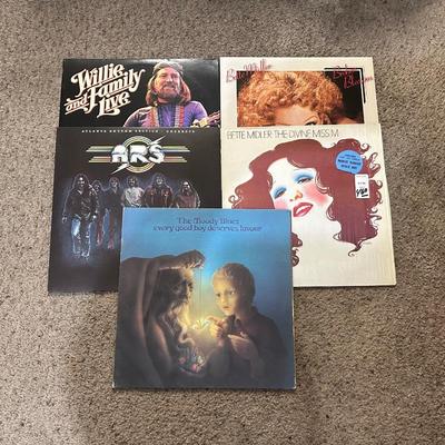 MOODY BLUES, WILLIE NELSON, BETTE MIDLER & ARS VINYL RECORD ALBUMS