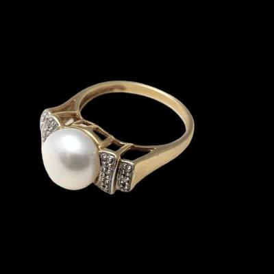 Lot #57  14kt Gold/Pearl Ring, size 8