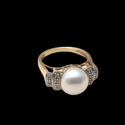 Lot #57  14kt Gold/Pearl Ring, size 8