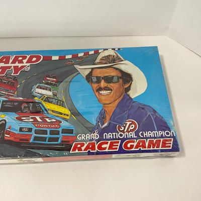 -147- GAME | Sealed 1983 Richard Petty Grand National Champion Race Game