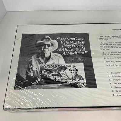 -147- GAME | Sealed 1983 Richard Petty Grand National Champion Race Game