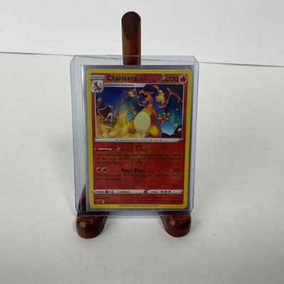 -162- POKÃ‰MON | Vivid Voltage Cracked Ice Holographic Charizard Card