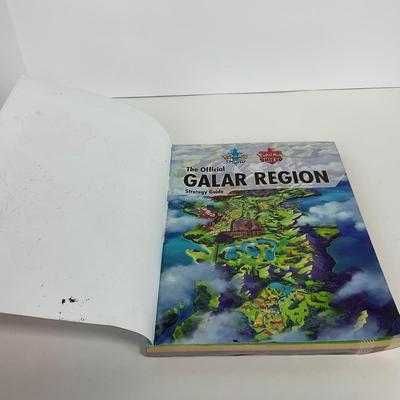 -177- POKÃ‰MON | Cuebone Figures & PokÃ©mon Sword & Shield Book