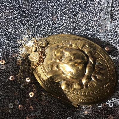 Vintage  Large  Victorian Gold Tone  Raised Flower Locket Pendant Necklace Slide on