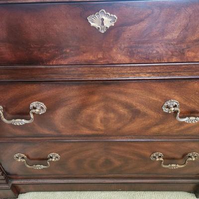 Drexel Heritage Chippendale Style Dresser 3 Drawer Chest 40x20x34H