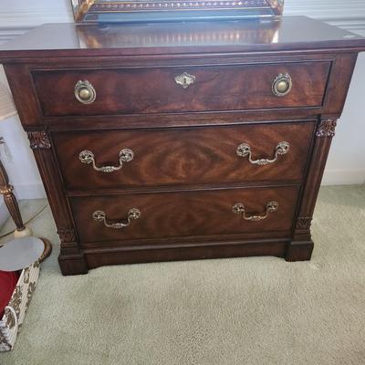 Drexel Heritage Chippendale Style Dresser 3 Drawer Chest 40x20x34H