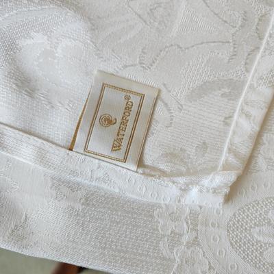 Lot of Tablecloths and  Placemats  Waterford, Nobleslen
