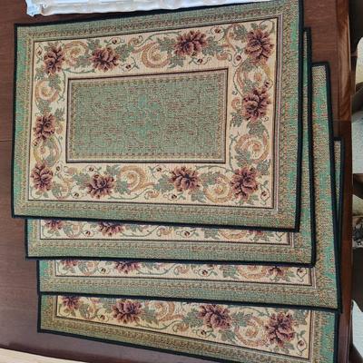 Lot of Tablecloths and  Placemats  Waterford, Nobleslen