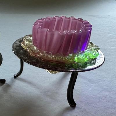 Pink cased with opal glass, crimped Rim, Vaseline rigaree