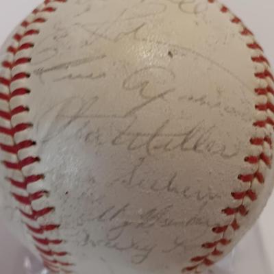 Signed Baseball - Baltimore Oriels Baltimore Orioles Lots of signatures.- Bob Johnson - Dave Vineyard - Jerry Adair