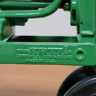 John Deere Die Cast Tractors (O-DW)