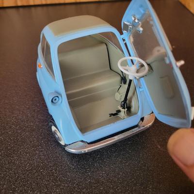 Die Cast and Molded Glass Cars (D2-DW)