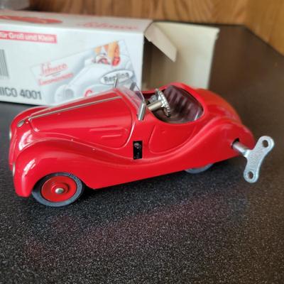 Die Cast and Molded Glass Cars (D2-DW)