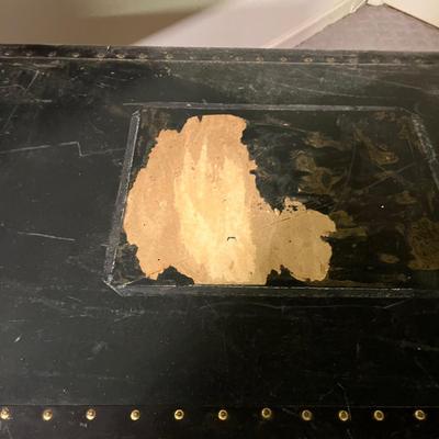 Large Trunk With Key (S-MG)