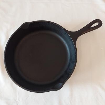 Lodge Cast Iron Skillet and more (K-BBL)