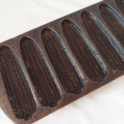 Lodge Cast Iron Skillet and more (K-BBL)