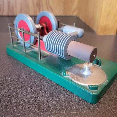 Stirling Cycle Engine, Manual and Book (B2-DW)