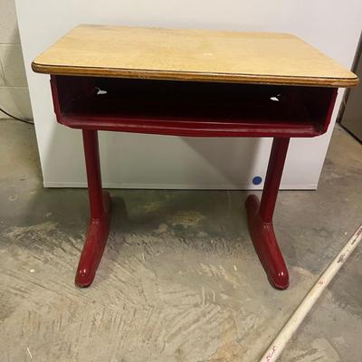 Childs School Desk (S-MG)