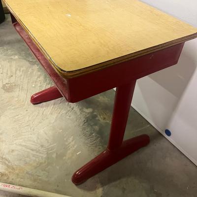 Childs School Desk (S-MG)