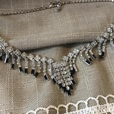 New Fashion Black and Faux Diamond Necklace