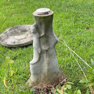 Cement Bird Bath w/ Squirrel (BY-SS)
