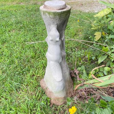 Cement Bird Bath w/ Squirrel (BY-SS)