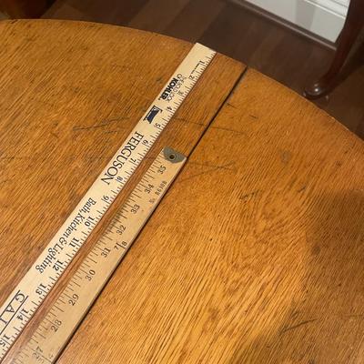 ANTIQUE WOOD COFFEE TABLE