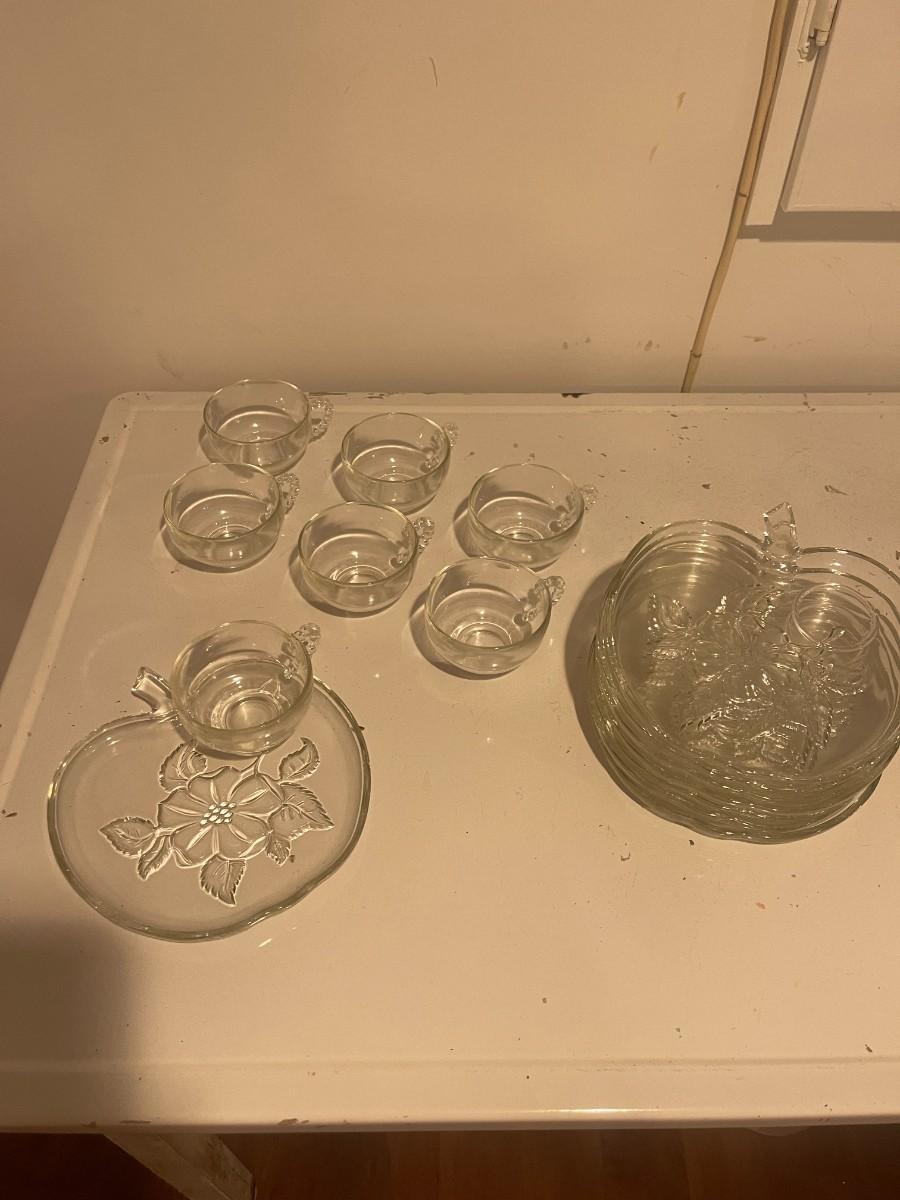 ANTIQUE GLASS JUICE SET