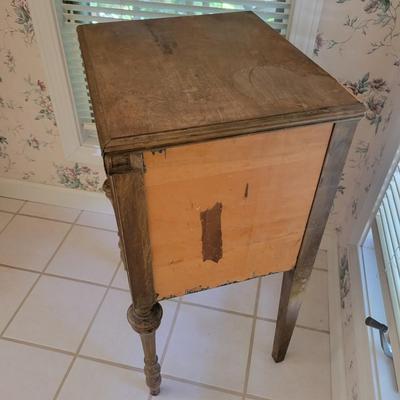 Small Side Table (PB2-DW)