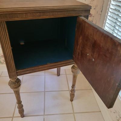 Small Side Table (PB2-DW)