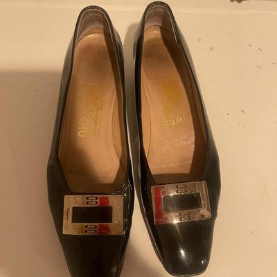 WOMEN'S FERRAGAMO PUMPS SIZE 8.5