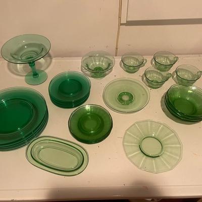 ANTIQUE GREEN DEPRESSION GLASS PLATES & CUPS LOT