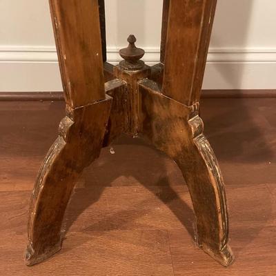 ANTIQUE SIDE TABLE