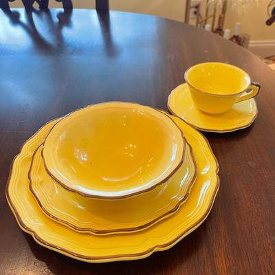 YELLOW CHINA SET