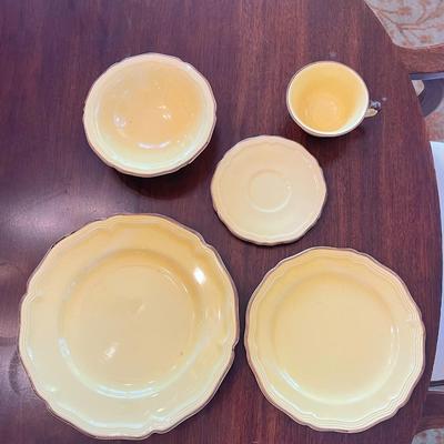 YELLOW CHINA SET