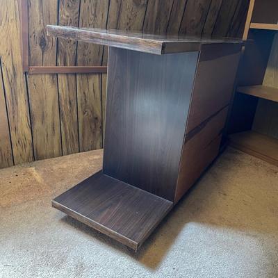 Vintage Rolling Shelf (UO-SS)