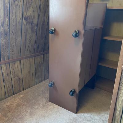 Vintage Rolling Shelf (UO-SS)