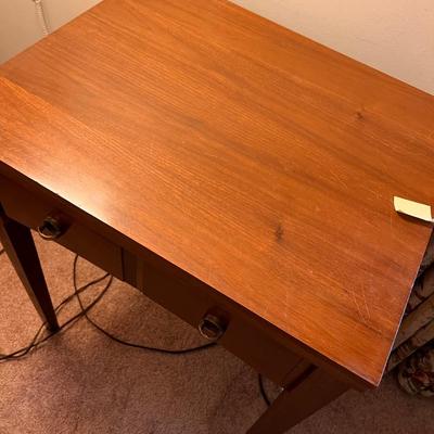 Vintage Singer Sewing Machine & Table