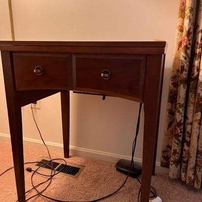 Vintage Singer Sewing Machine & Table