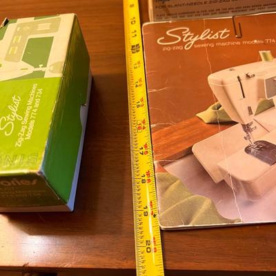 Vintage Singer Sewing Machine & Table