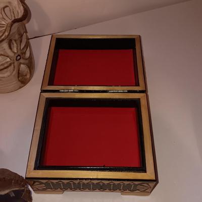 Two boxes from different Countries a piece of Agate and a signed pottery art vase