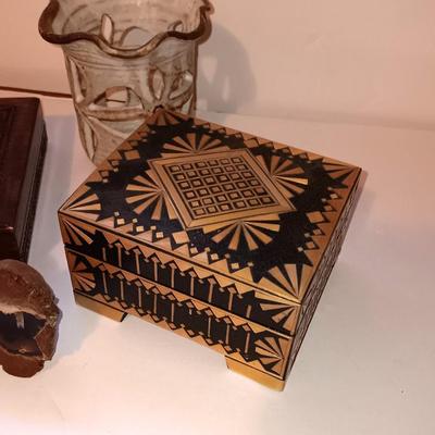 Two boxes from different Countries a piece of Agate and a signed pottery art vase